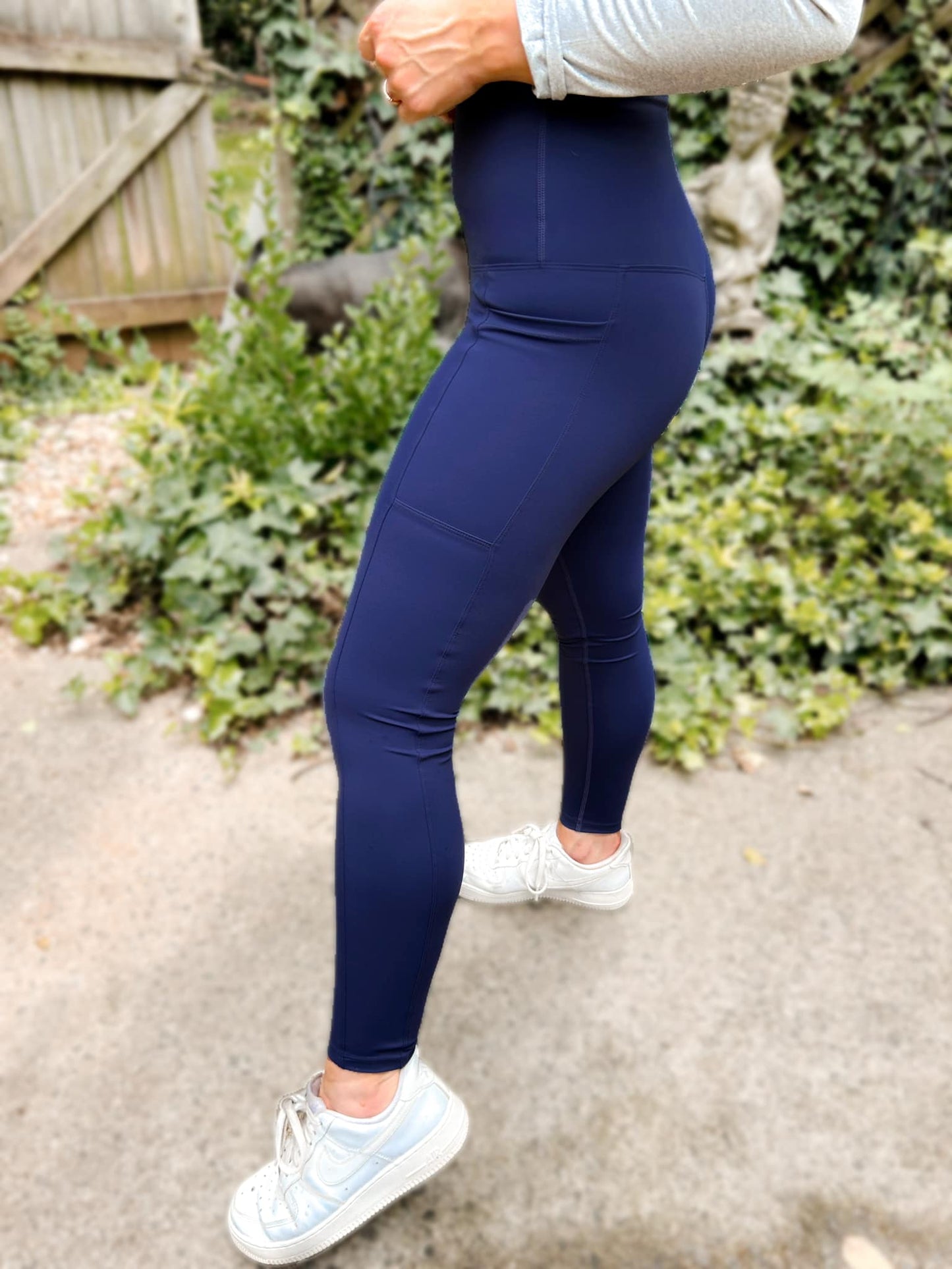 Palmer Pocketed Suck and Tuck Leggings in Black or Navy