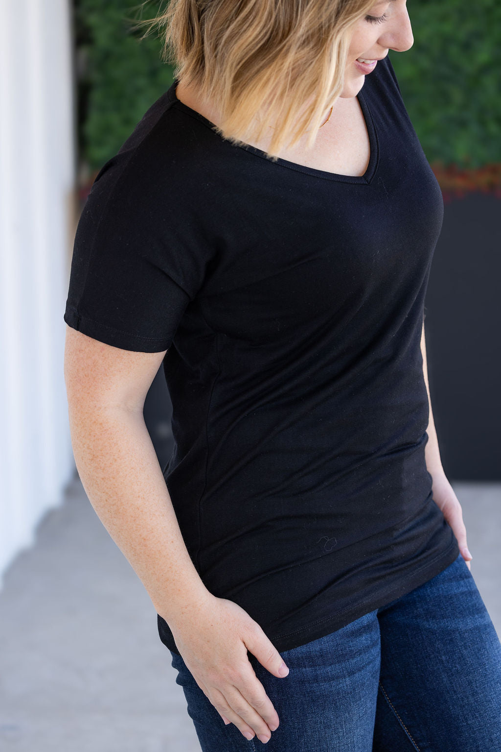 IN STOCK Chloe Cozy Tee - Black