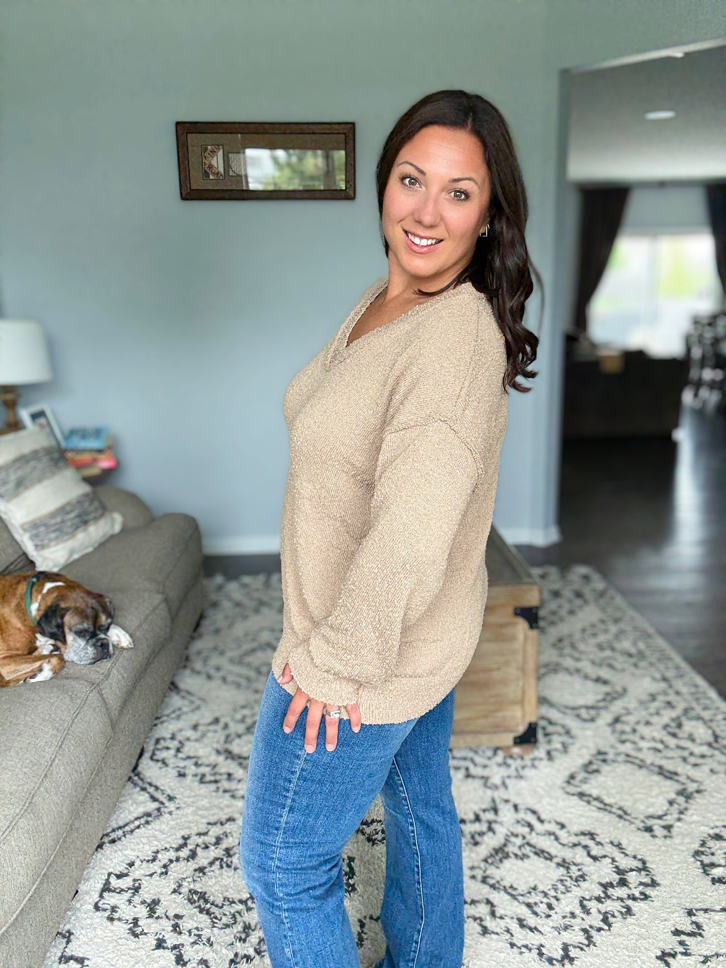 BiBi Popcorn V-neck Sweater in Latte