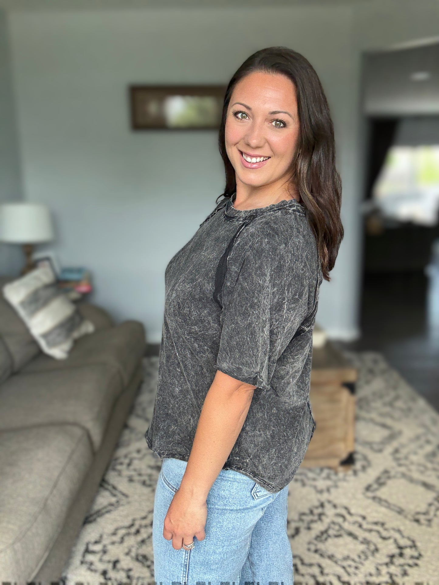 I've Got Your Back Crinkle Washed Raglan Sleeve Tee in Vintage Black