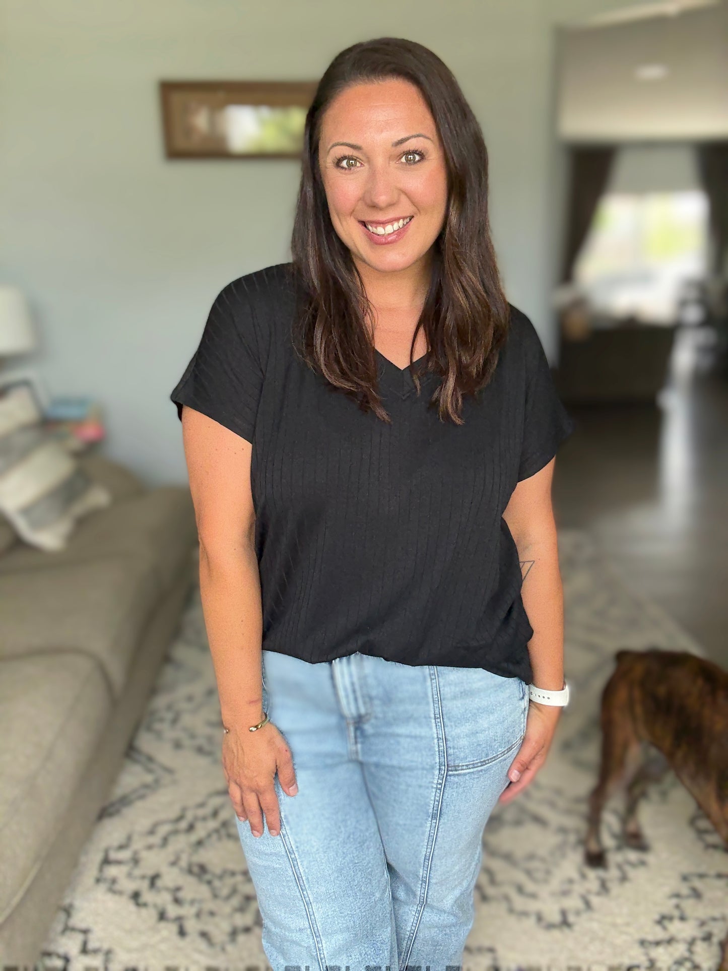 Top Shelf Basic V-Neck Ribbed Tee in Black