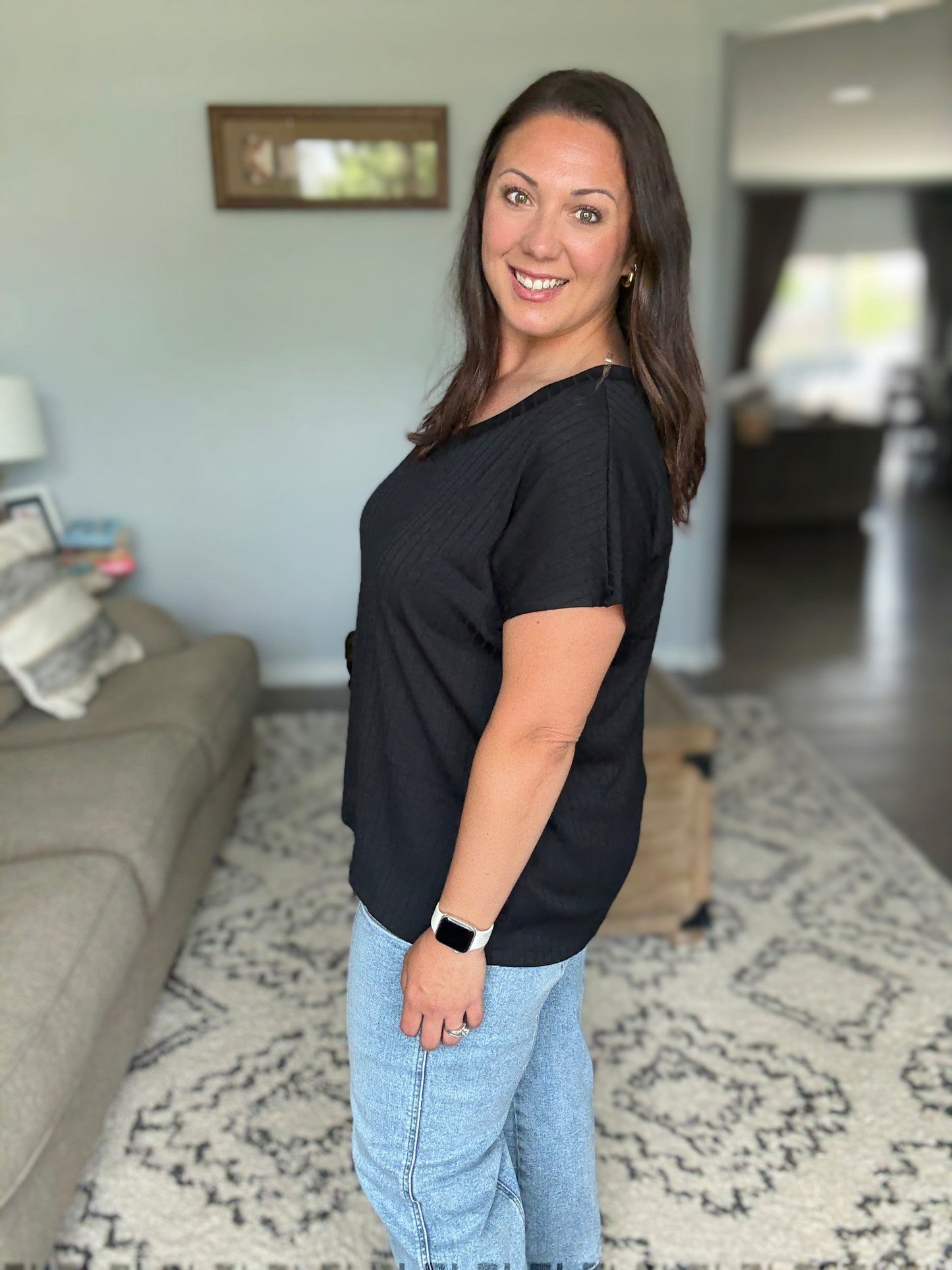 Top Shelf Basic V-Neck Ribbed Tee in Black