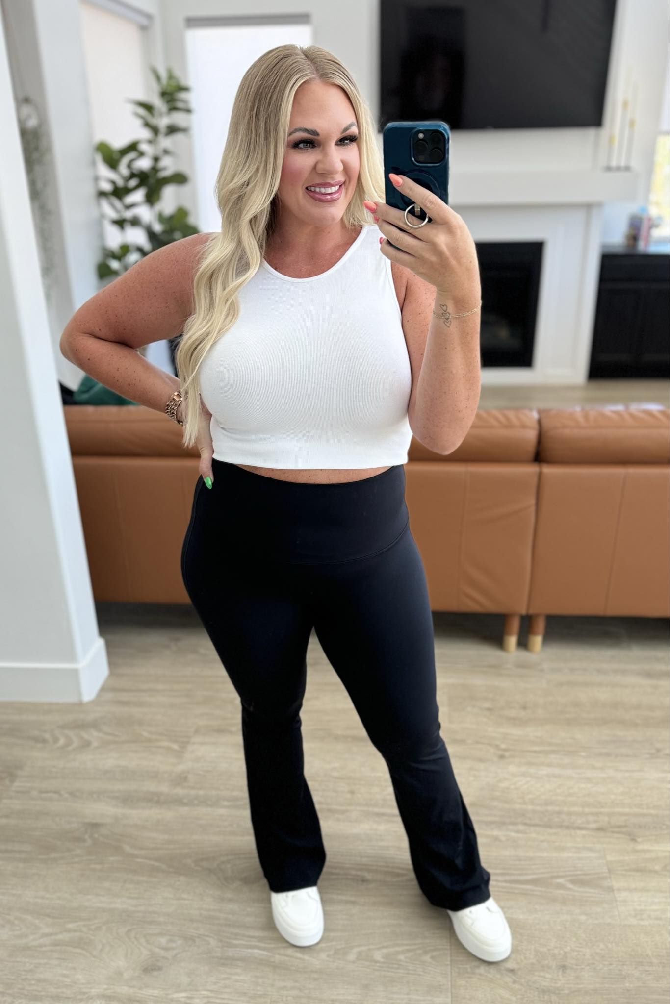 Fallon Flare Suck and Tuck Leggings in Black