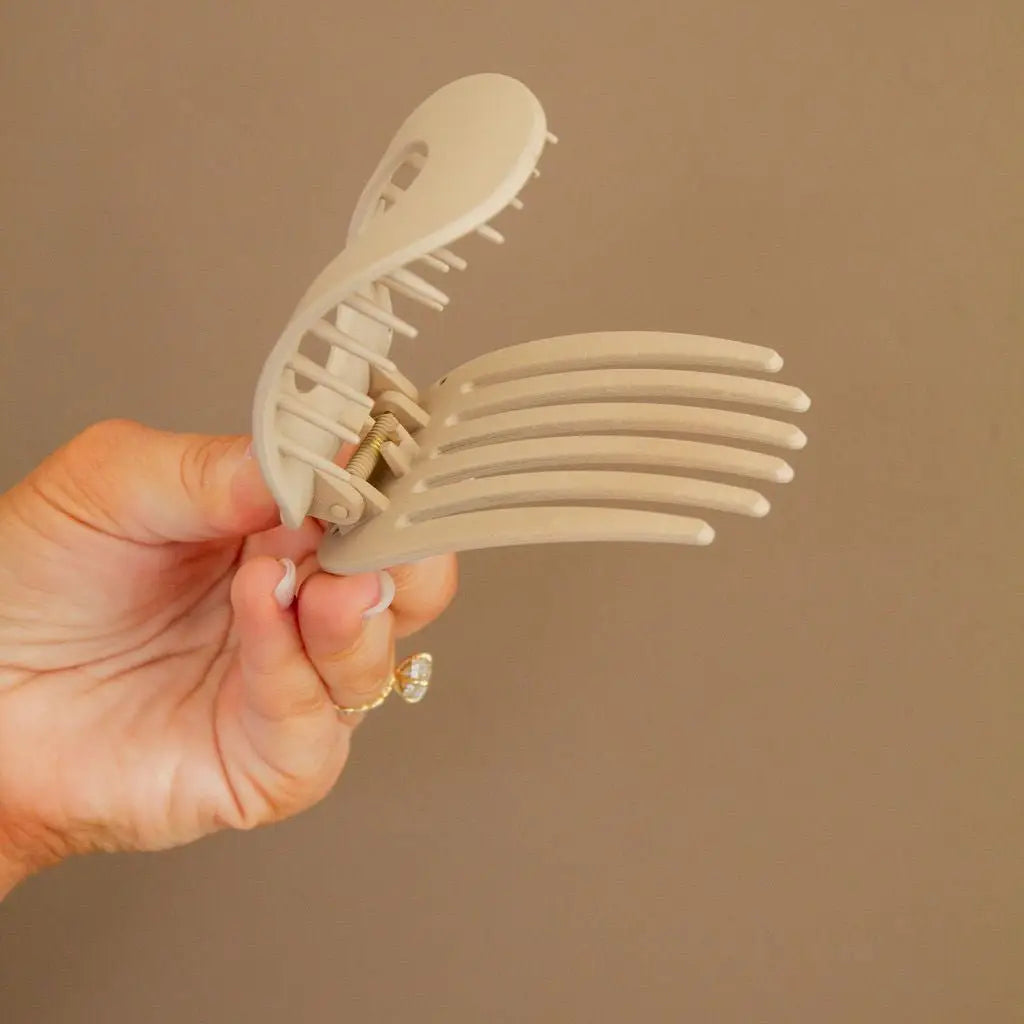 Circle Cutout Flat Claw Clip - 4 options