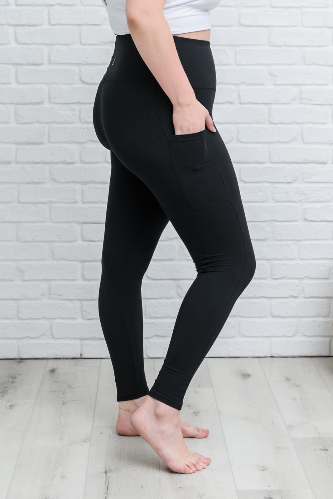 The Last Leggings with POCKETS You'll Ever Need In Black