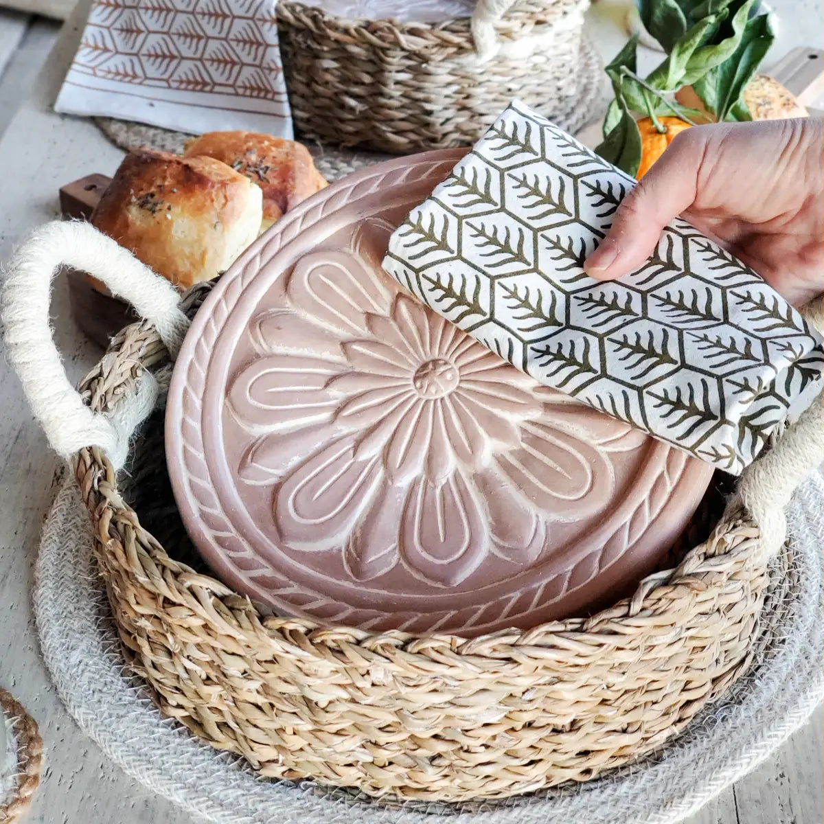 Handmade Bread Warmer & Wicker Basket - Flower - Round