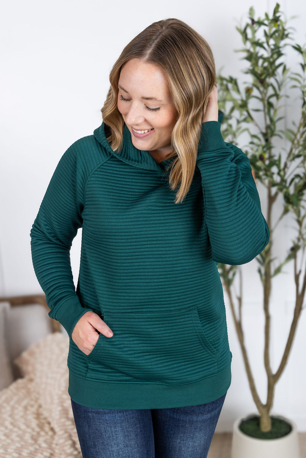 Michelle Mae Tatum Textured Pullover Hoodie - Hunter Green