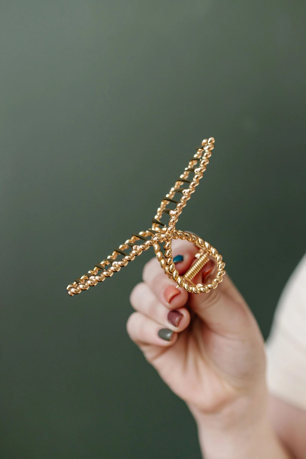 Preorder: Shop Andi Twisted Gold Claw Clip