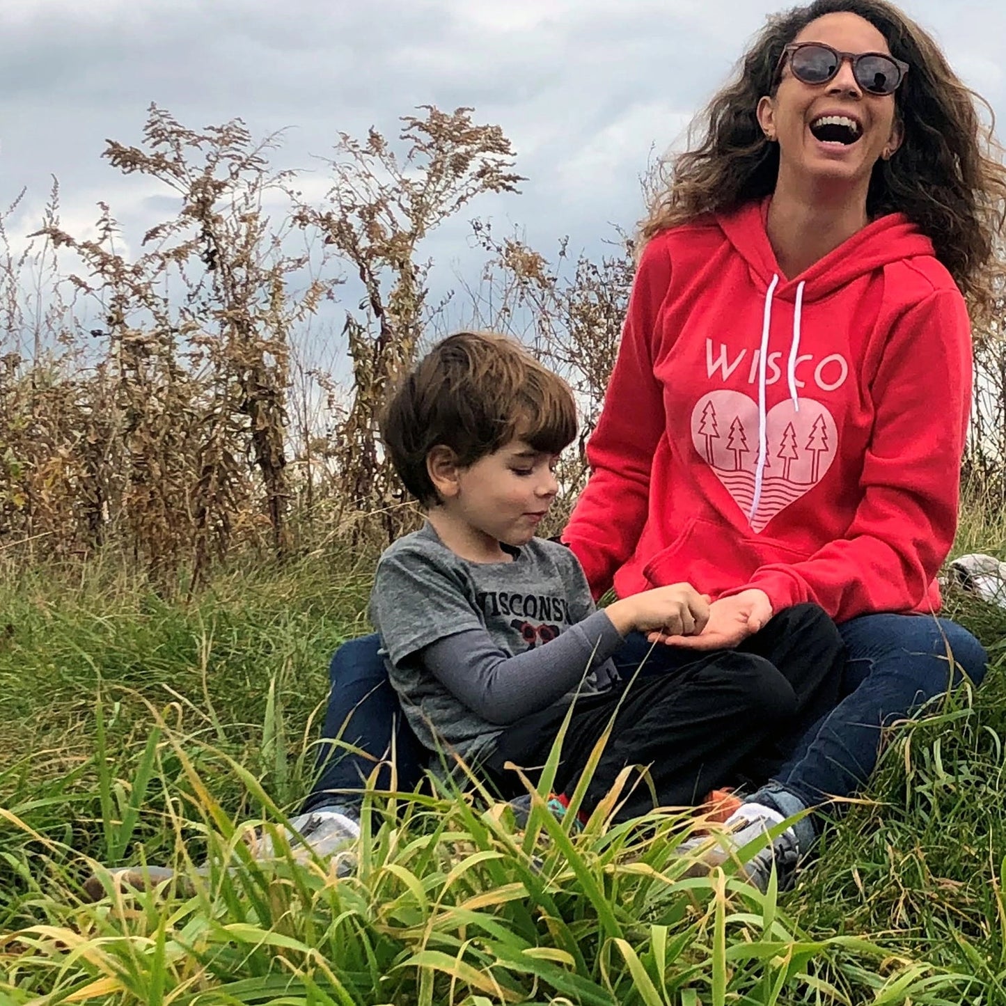 Preorder: Giltee Wisco Roots Heather Red Unisex Hoodie