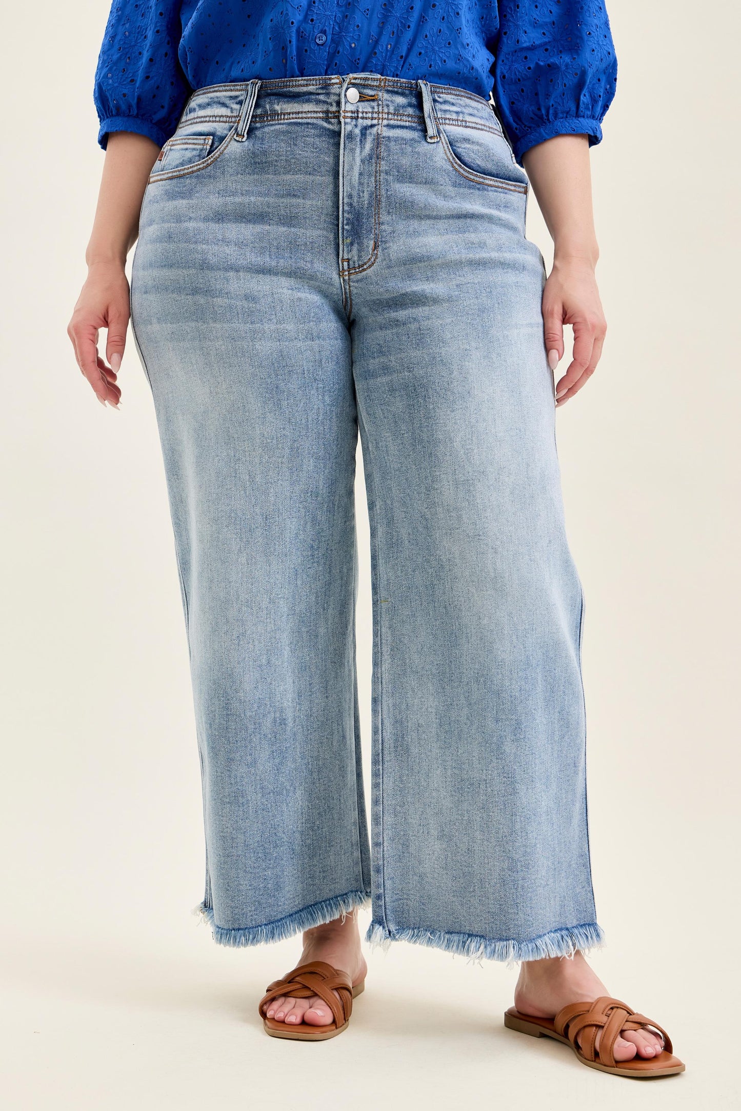 Mary Mid Rise Wide Leg Ankle Fray Hem Jeans