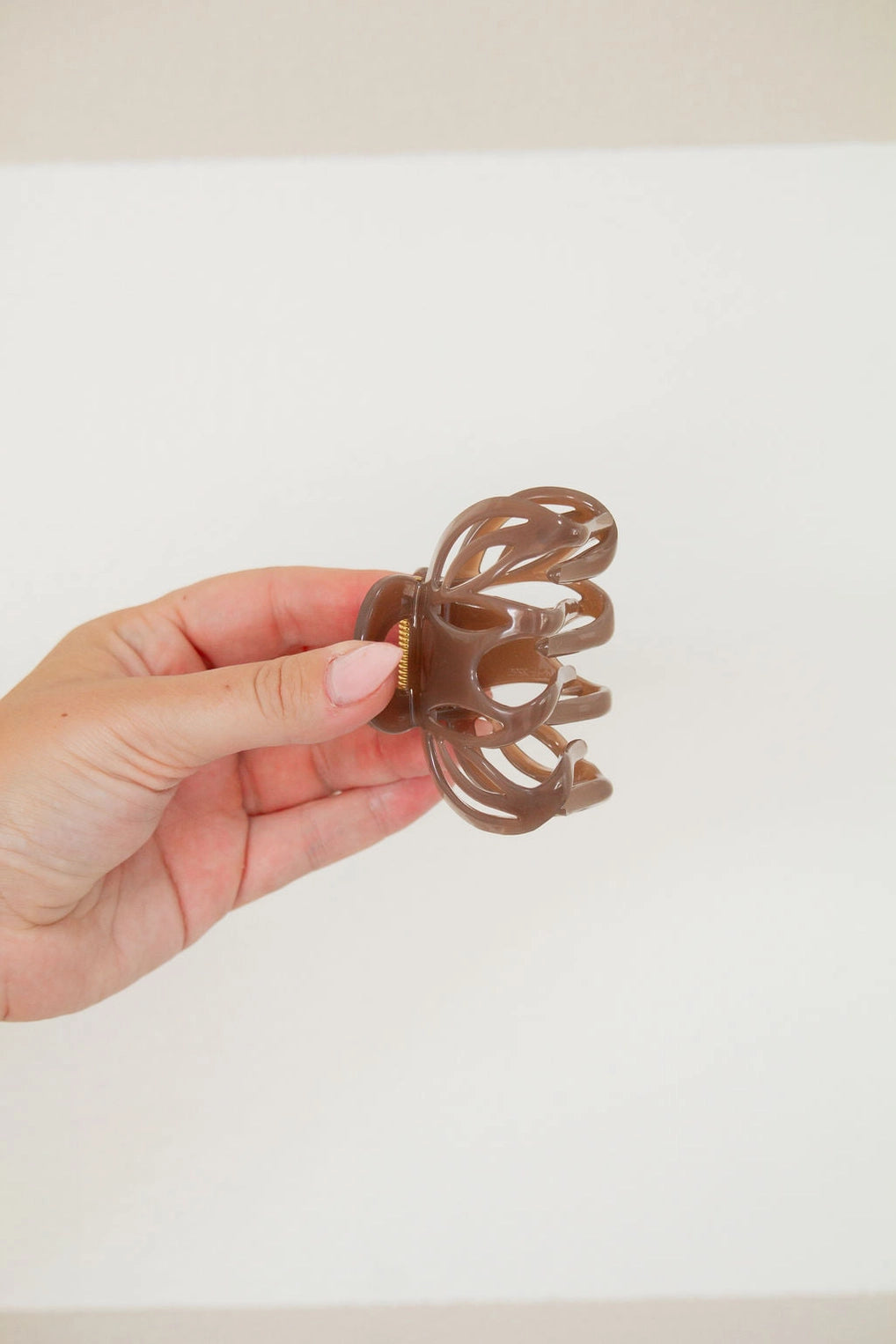 Preorder: Shop Andi Neutral Octopus Claw Clip