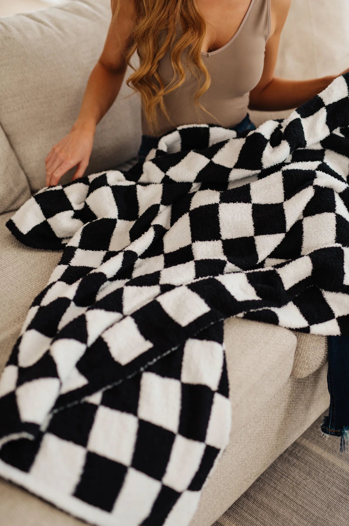 Doorbuster: Penny Blanket Single Cuddle Size in Black Check