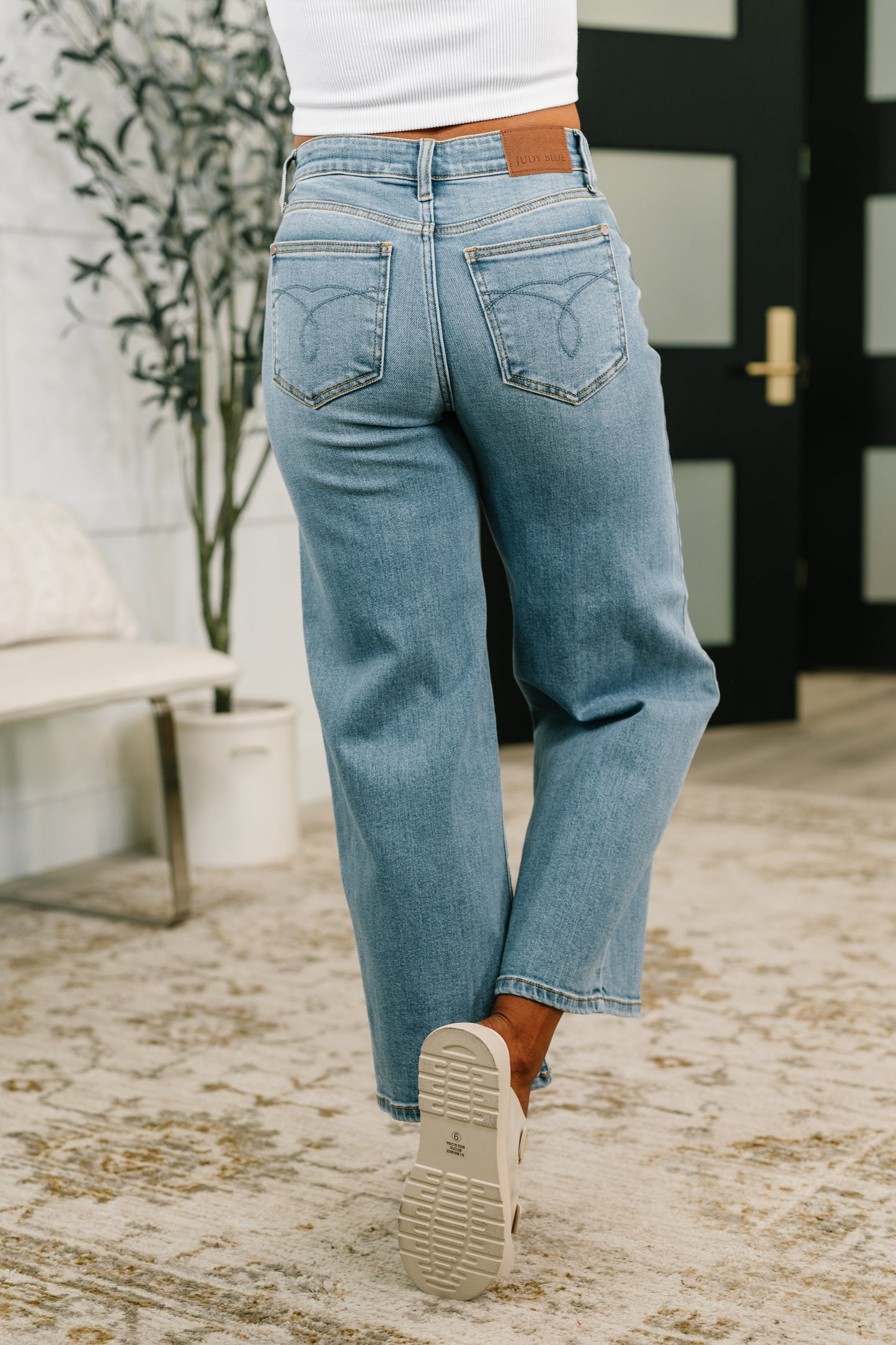 Judy Blue Claudia Mid Rise Wide Leg Ankle Jeans | Medium Wash