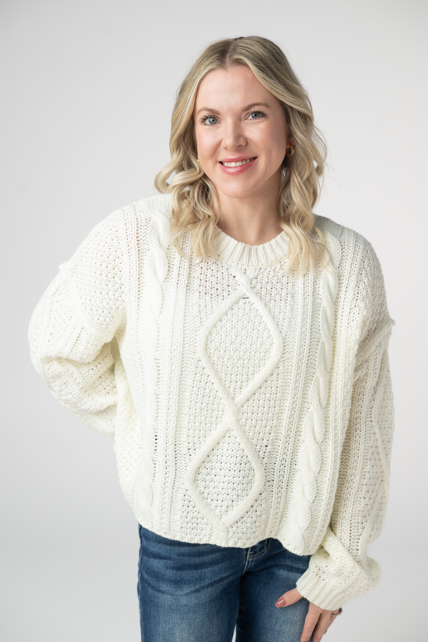 Michelle Mae Cable Knit Sweater - Ivory