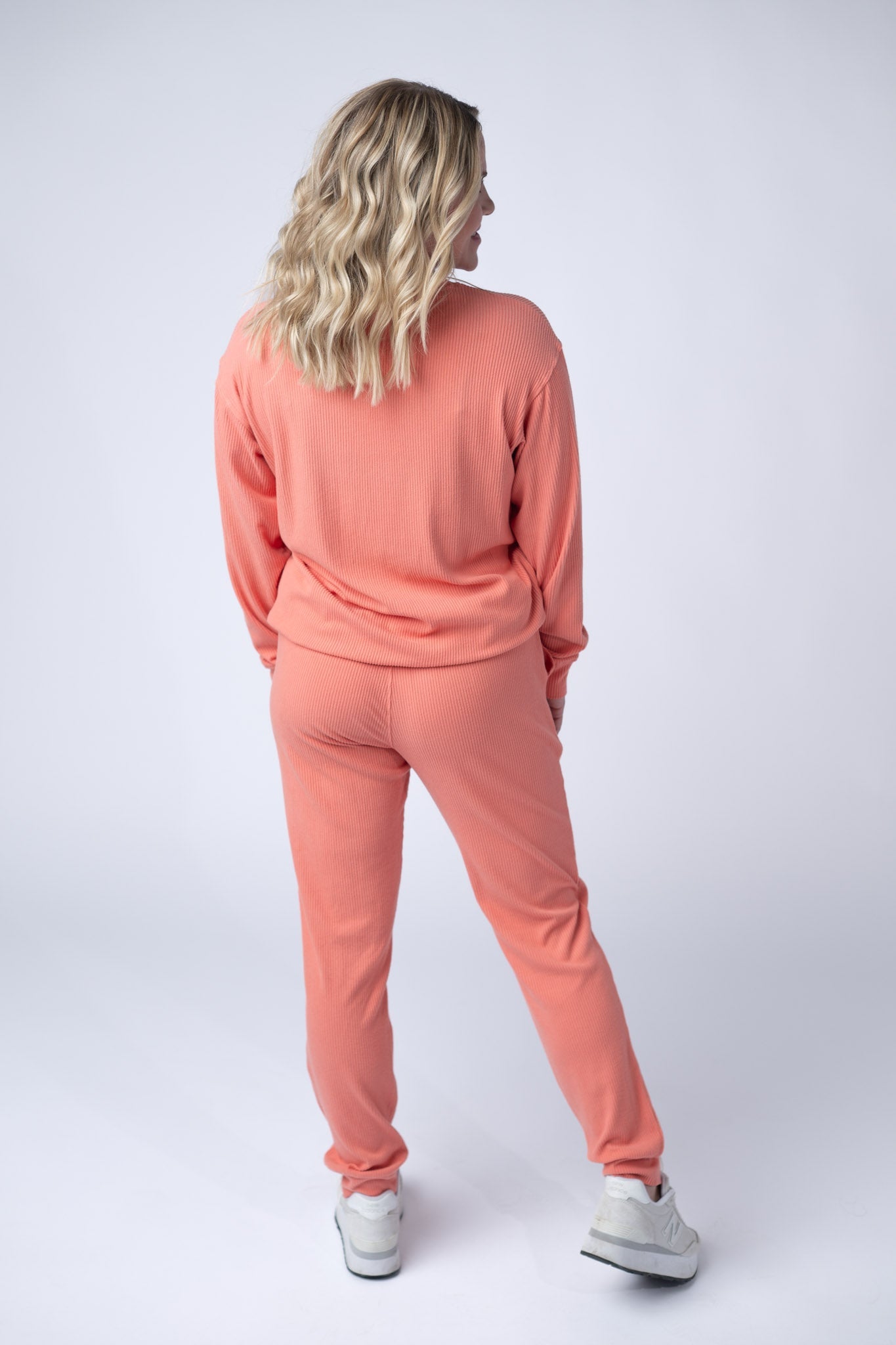 Michelle Mae Corrine Ribbed Pullover Top - Coral