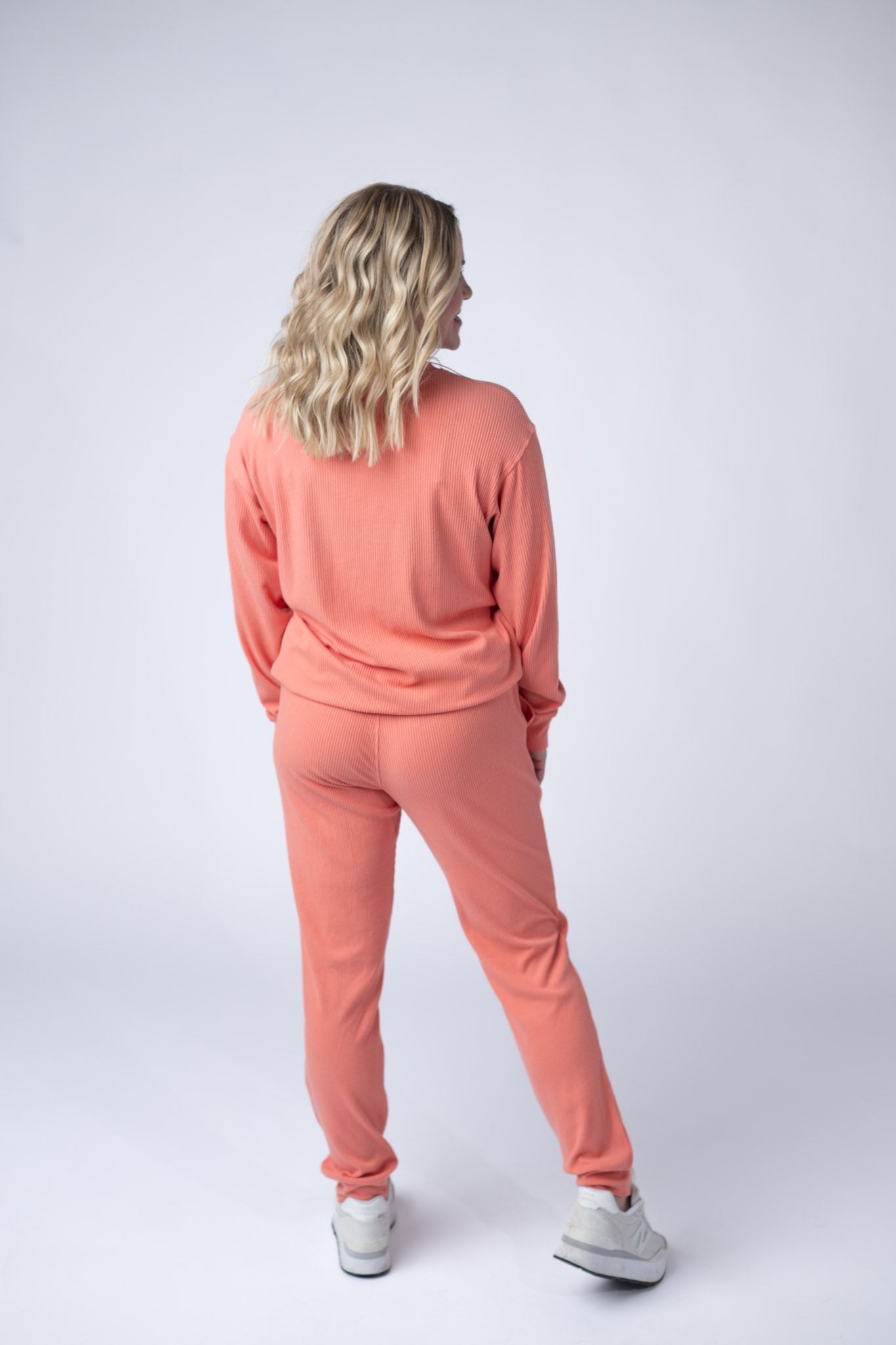 Michelle Mae Corrine Ribbed Pullover Top - Coral
