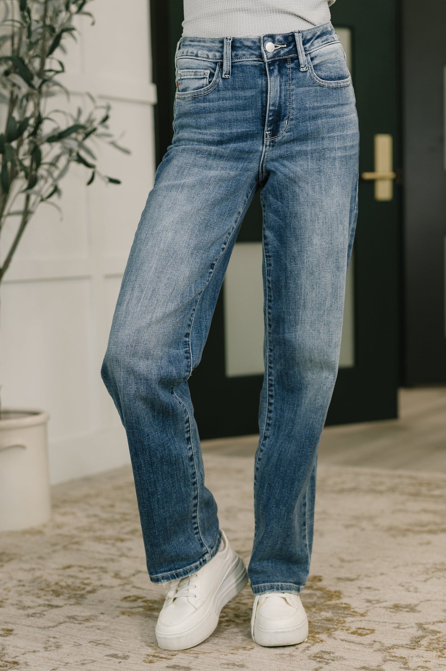 Holly Mid Rise Straight Judy Blue Jeans