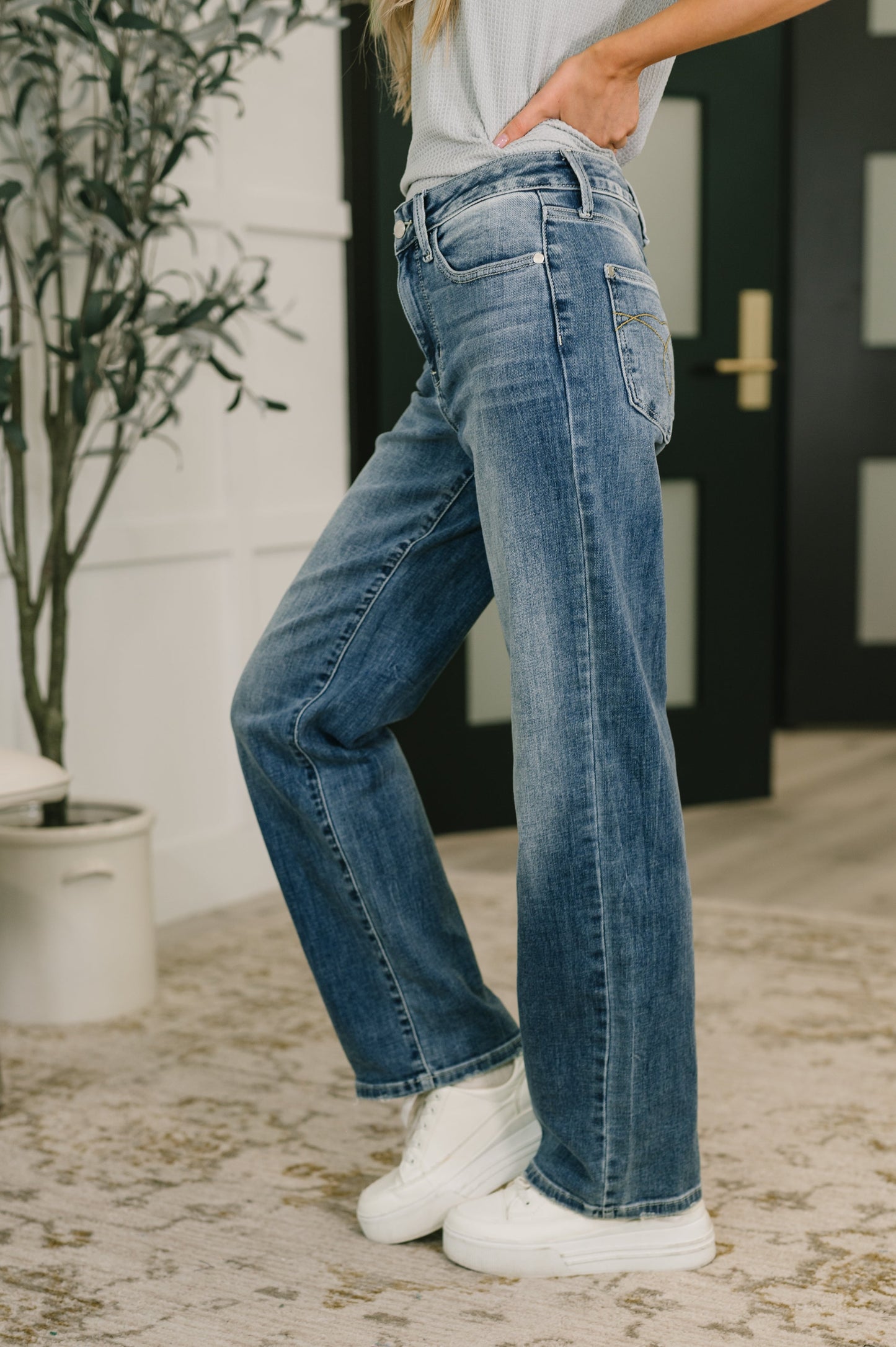 Holly Mid Rise Straight Judy Blue Jeans