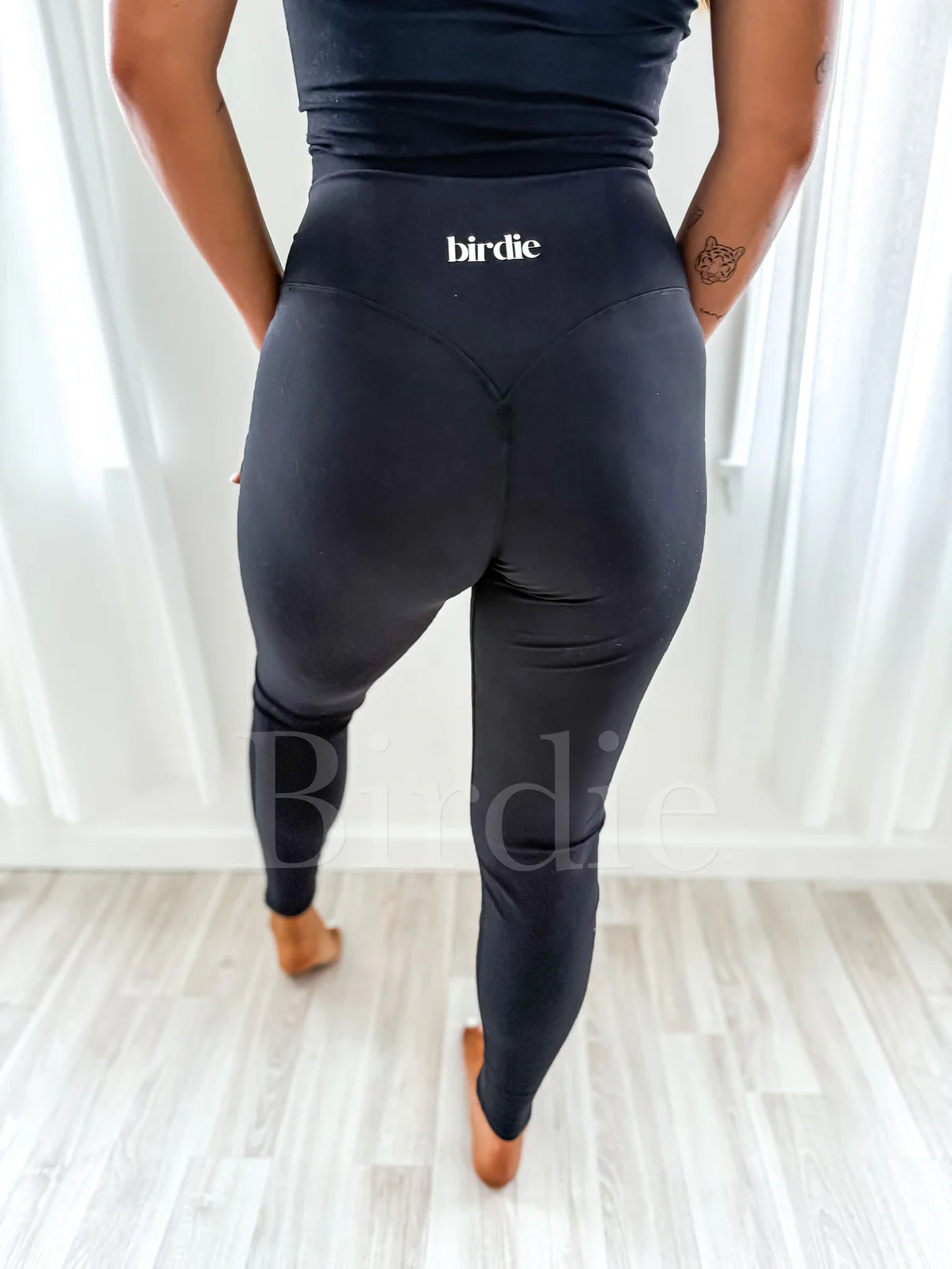 Doorbuster: Birdie Melt Leggings in Black