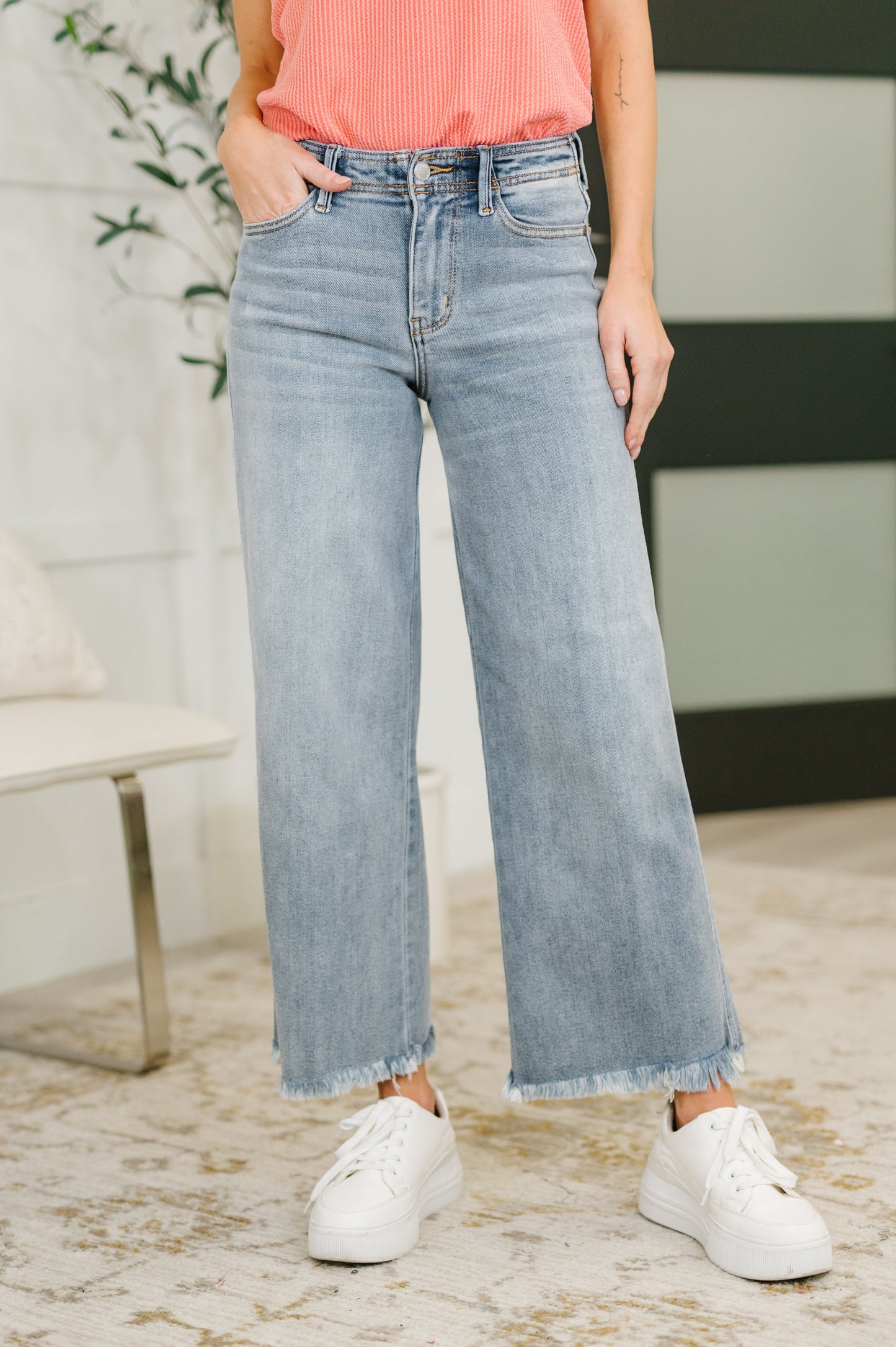 Mary Mid Rise Wide Leg Ankle Fray Hem Jeans