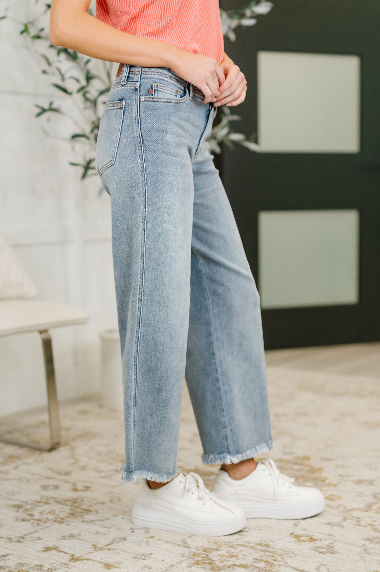Mary Mid Rise Wide Leg Ankle Fray Hem Jeans