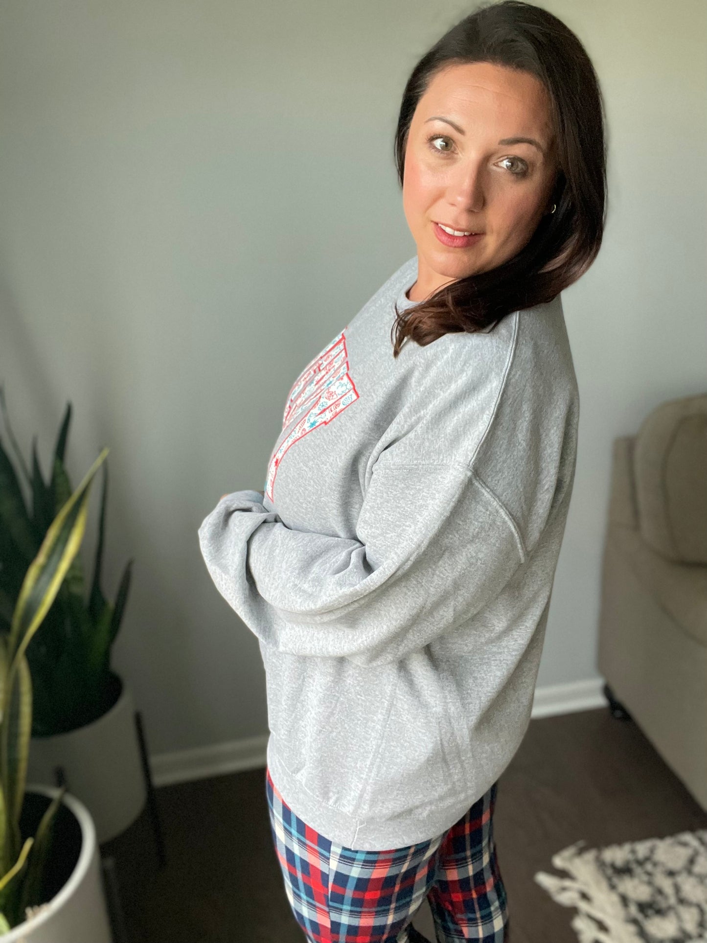 Merry Christmas Sweatshirt in Grey