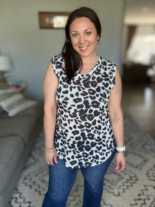 BOMBOM V-Neck Animal Print Tank Top