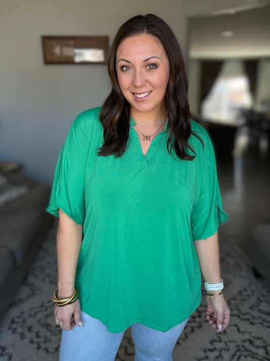 Lizzy Breeze Top in Kelly Green