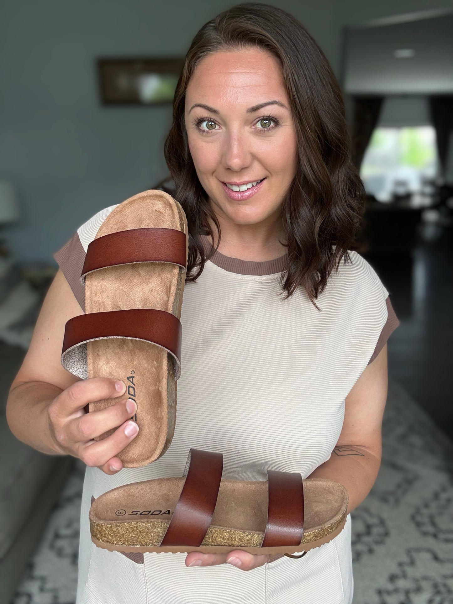 Eulee Round Toe Slip On Sandal in Light Brown