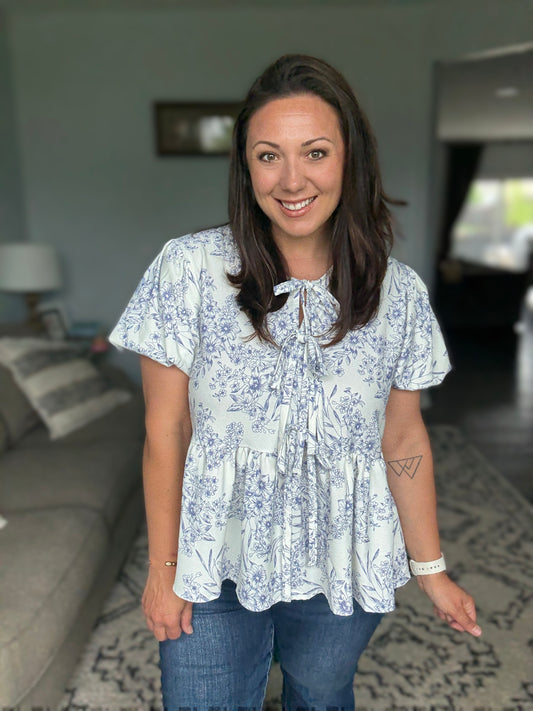 Dainty Lil' Thing Balloon Sleeve Blouse in Ivory/Blue