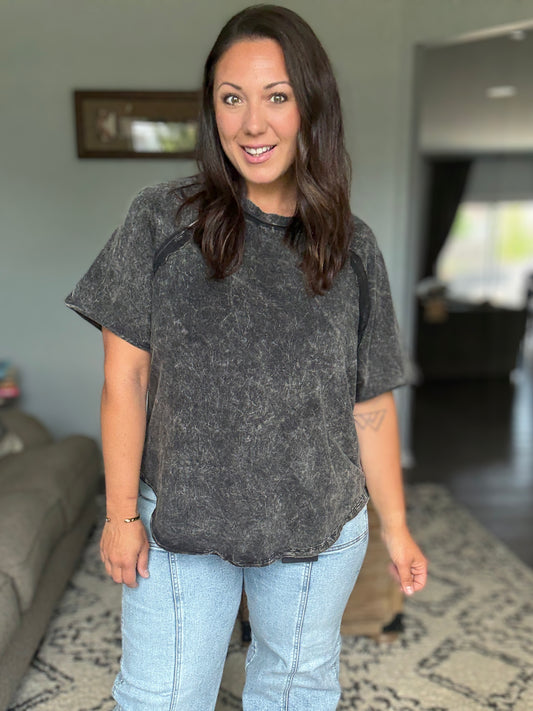 I've Got Your Back Crinkle Washed Raglan Sleeve Tee in Vintage Black