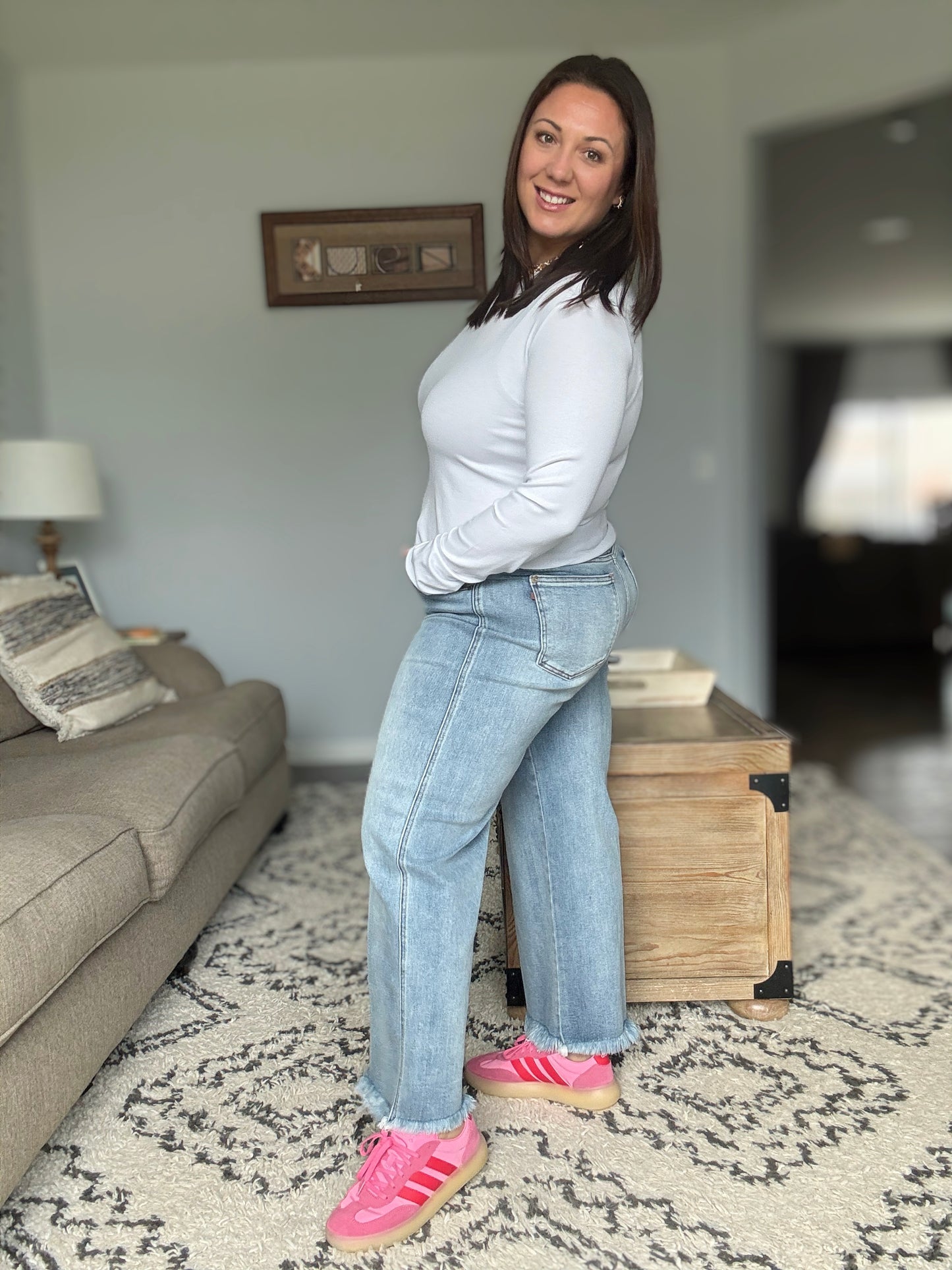 Mary Mid Rise Wide Leg Ankle Fray Hem Jeans