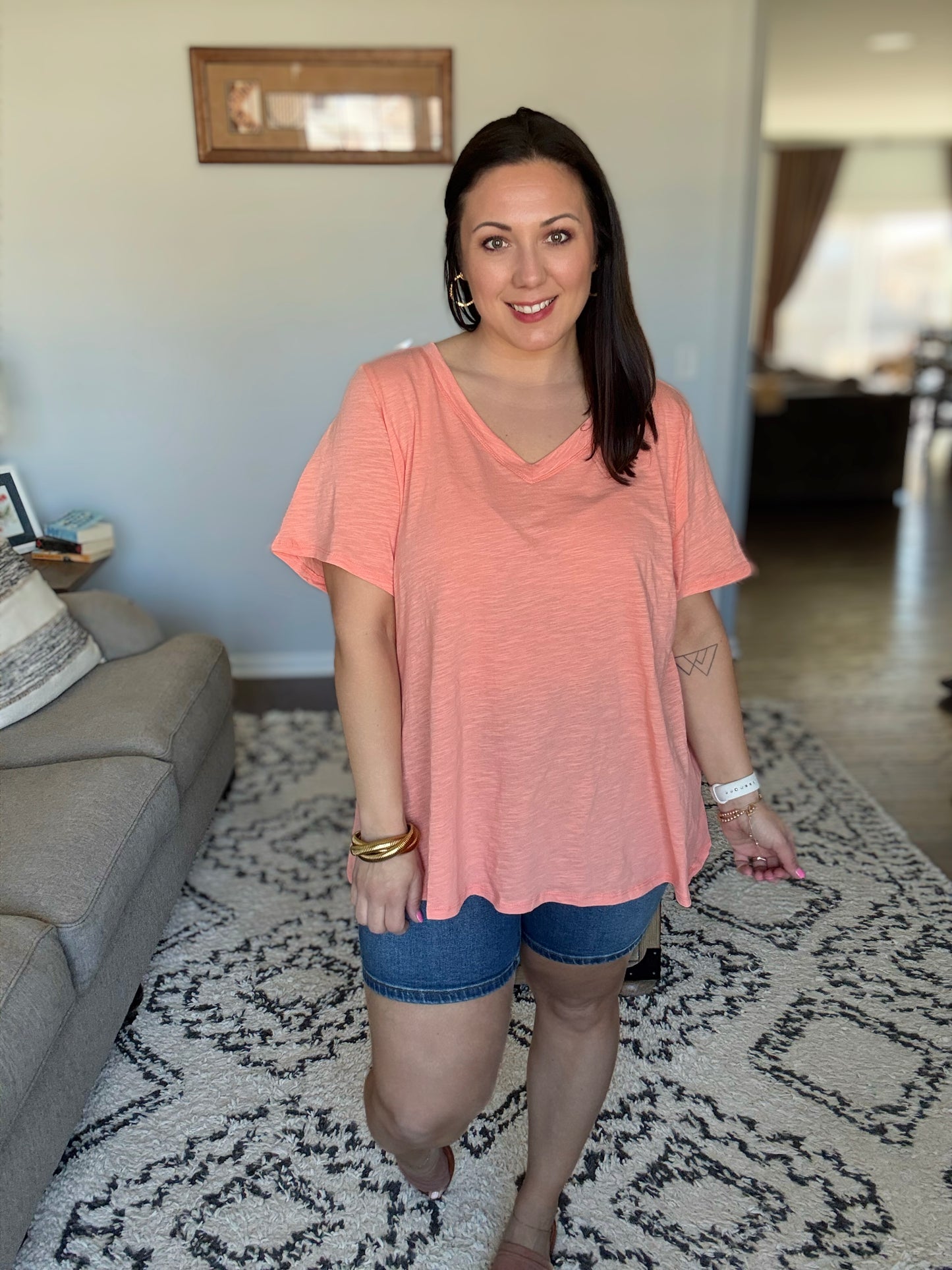 I Don't Have to Choose V-Neck Tee in Apricot Ice