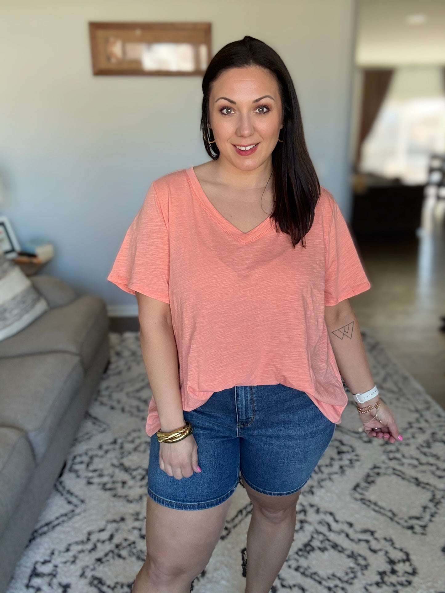 I Don't Have to Choose V-Neck Tee in Apricot Ice