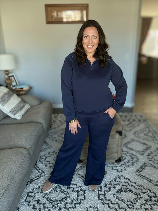 Resort Travel Wide Leg Crop Pant in  Navy