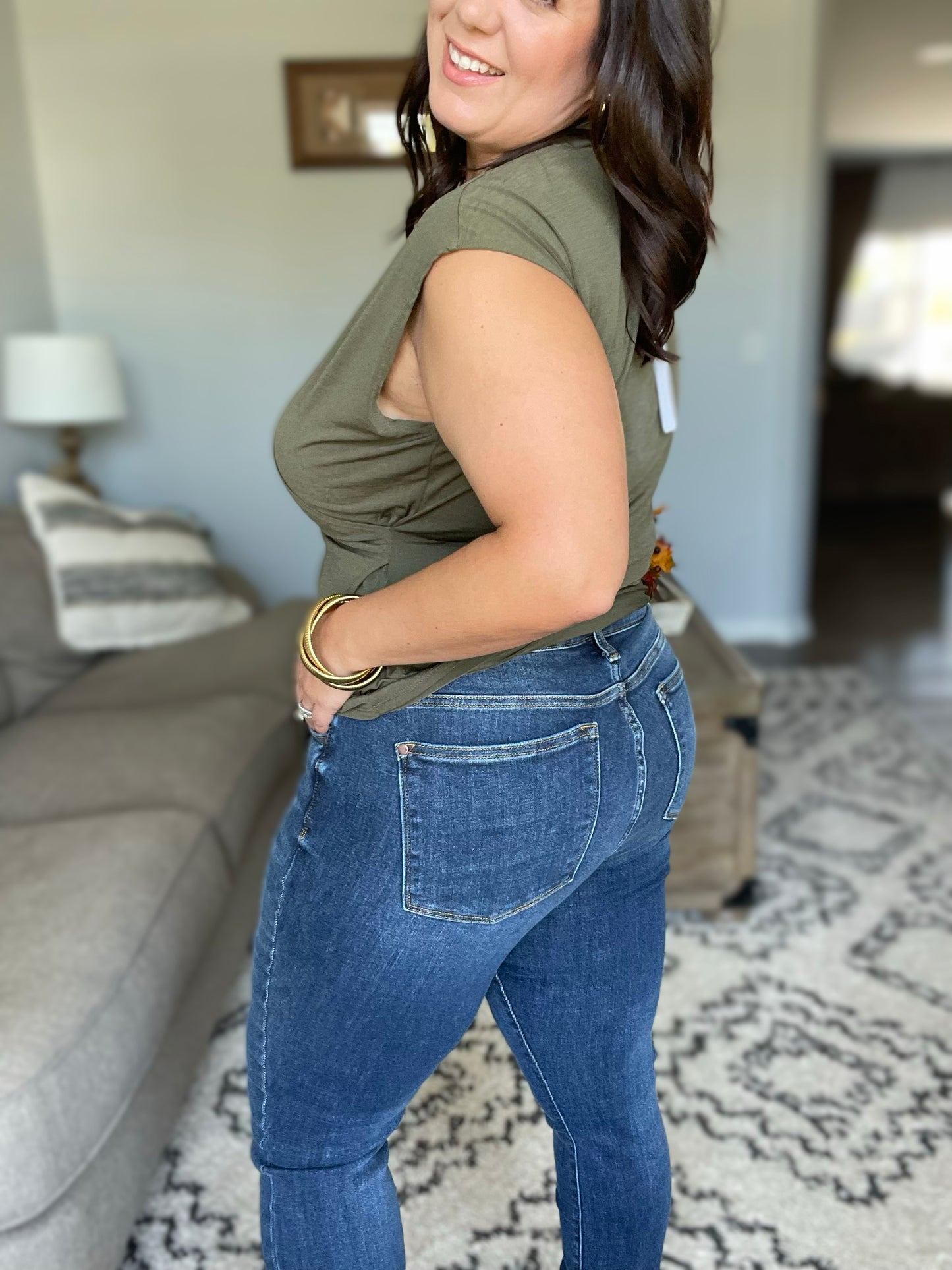 Maxine Classic Mid-Rise Handsand Skinny Jeans