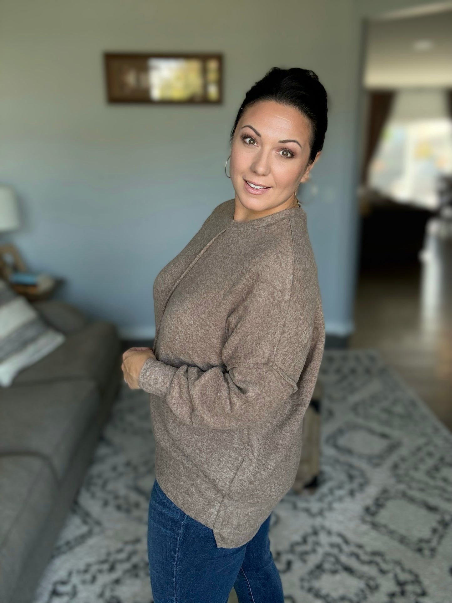 Lock Eyes Exposed Seam Melange Sweater in Mocha