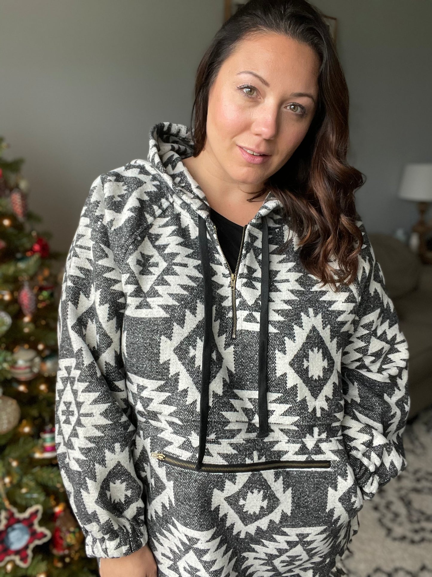 Lounge Day Hoodie in Black & White